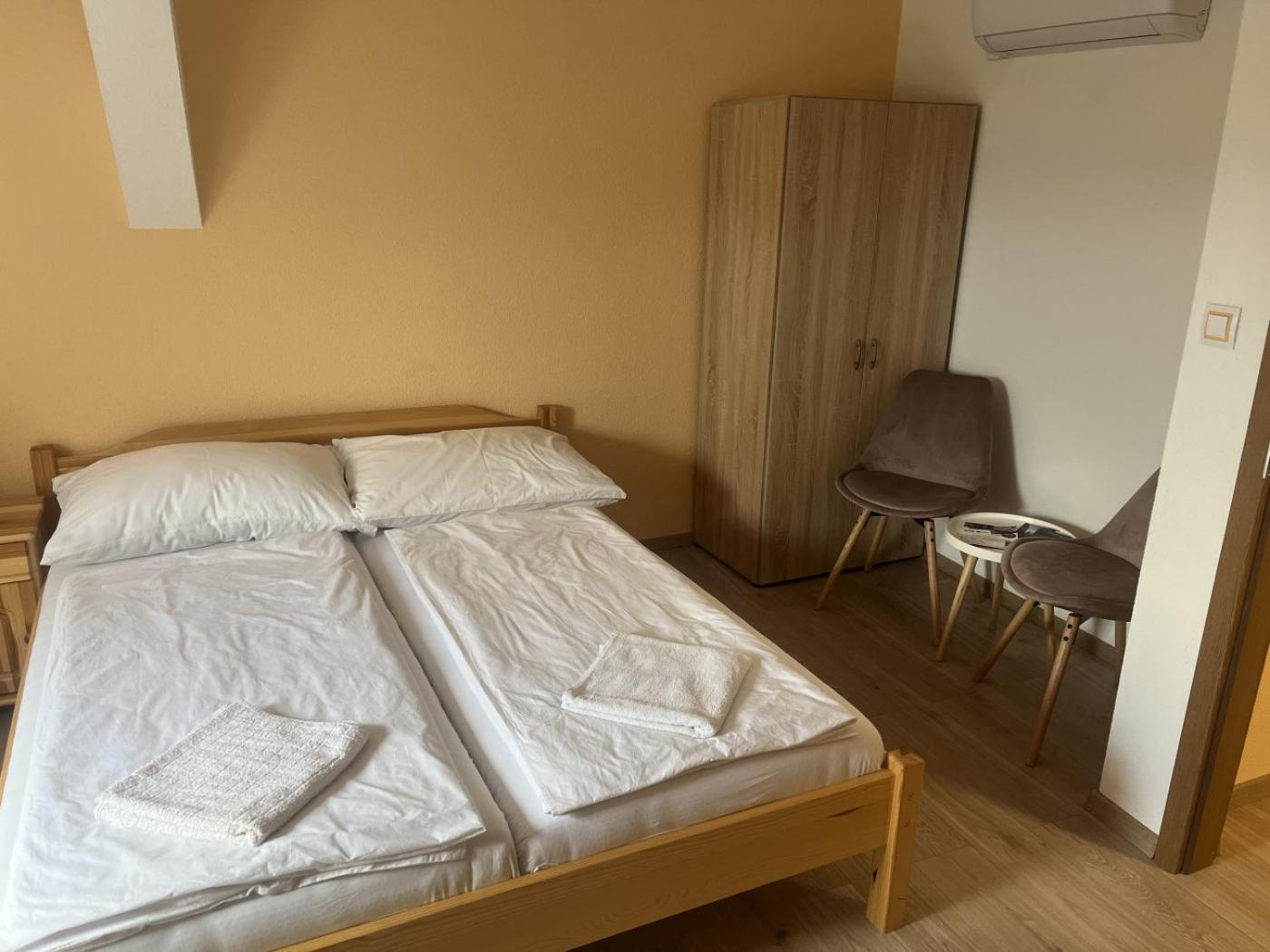 Bed and Breakfast Vt6 House & Restaurant Znojmo Exterior foto